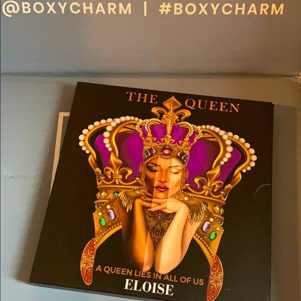 Eloise the Queen eyeshadow palette